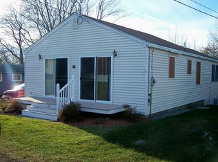 100 Acorn Rd, Hampton, NH 03842