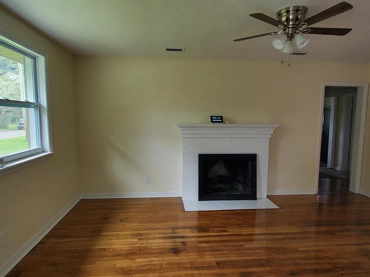854 Allison St - 1 — Photo 3