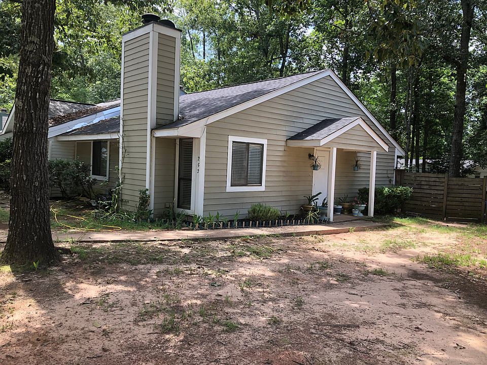 2nd image of 252 Somerset Dr