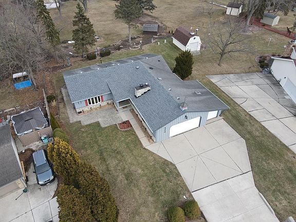 3rd image of 5240 Linden CIRCLE