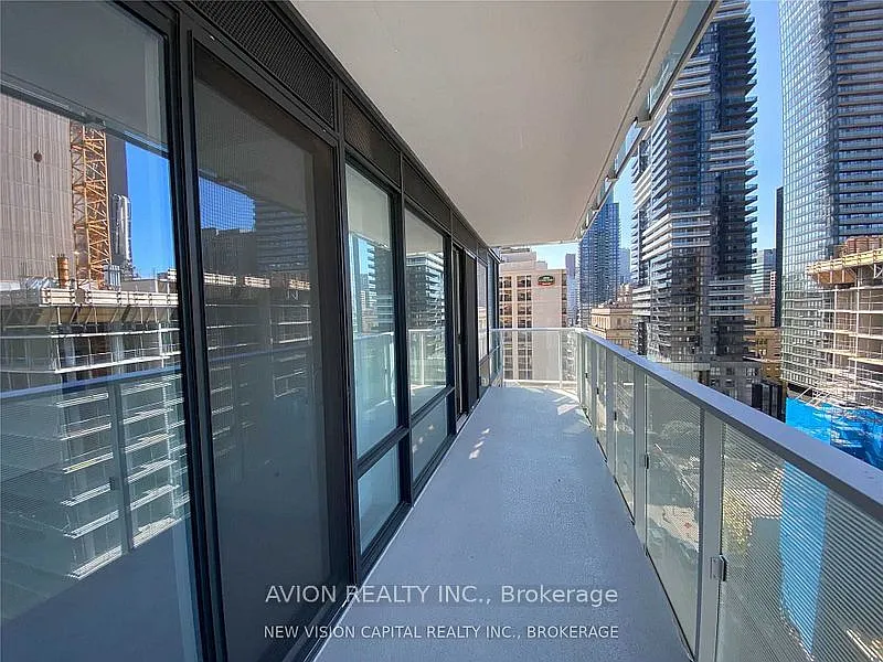 501 Yonge St — Photo 2