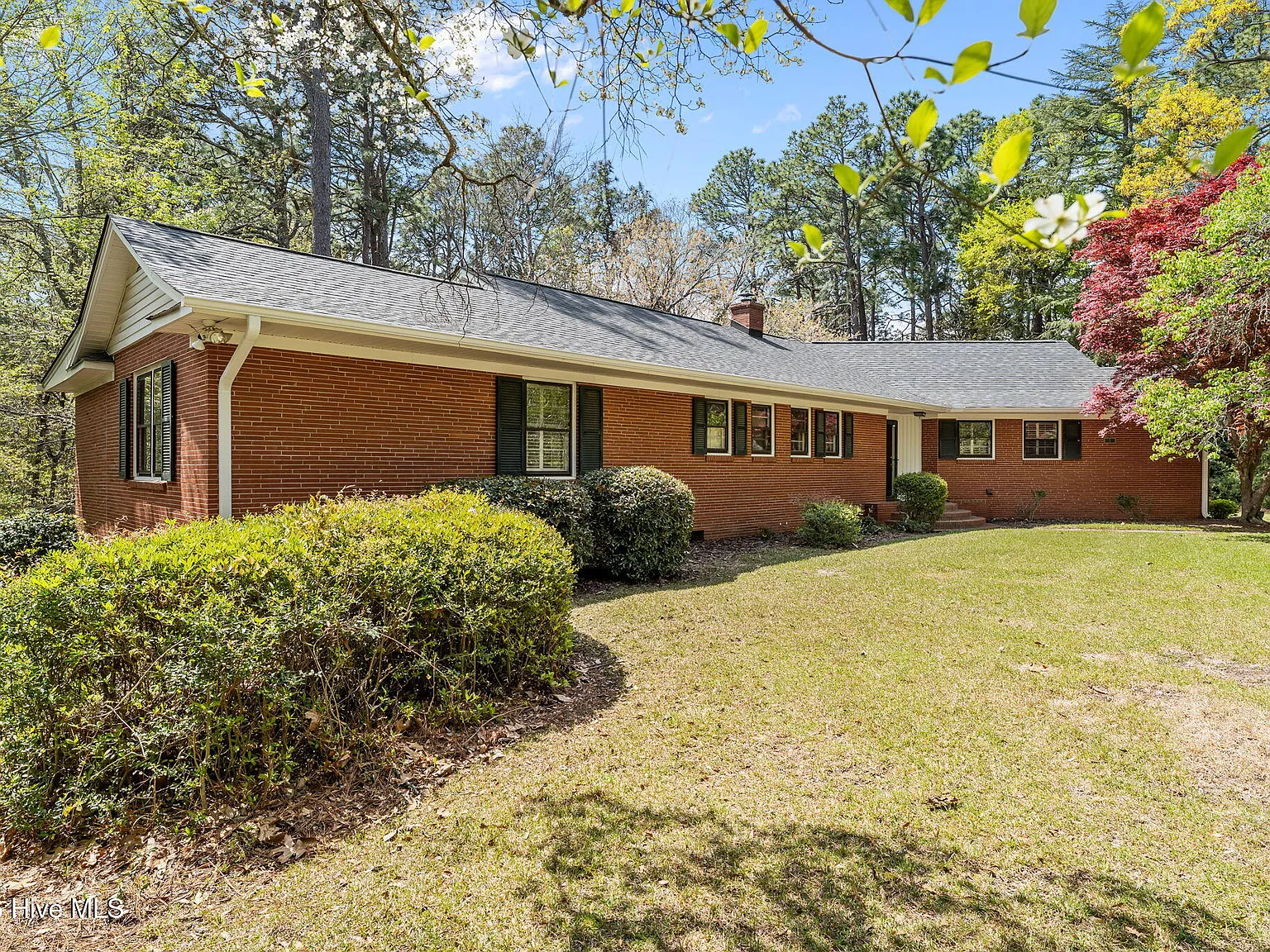 3 bed, 4.0 bath, 3049 sqft, $3,000 — Photo 1