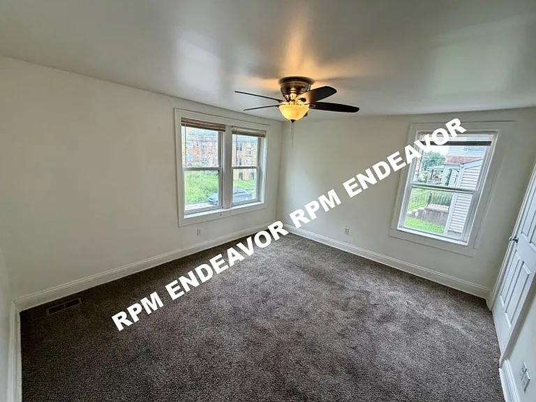 5454 Kingshighway — Photo 1