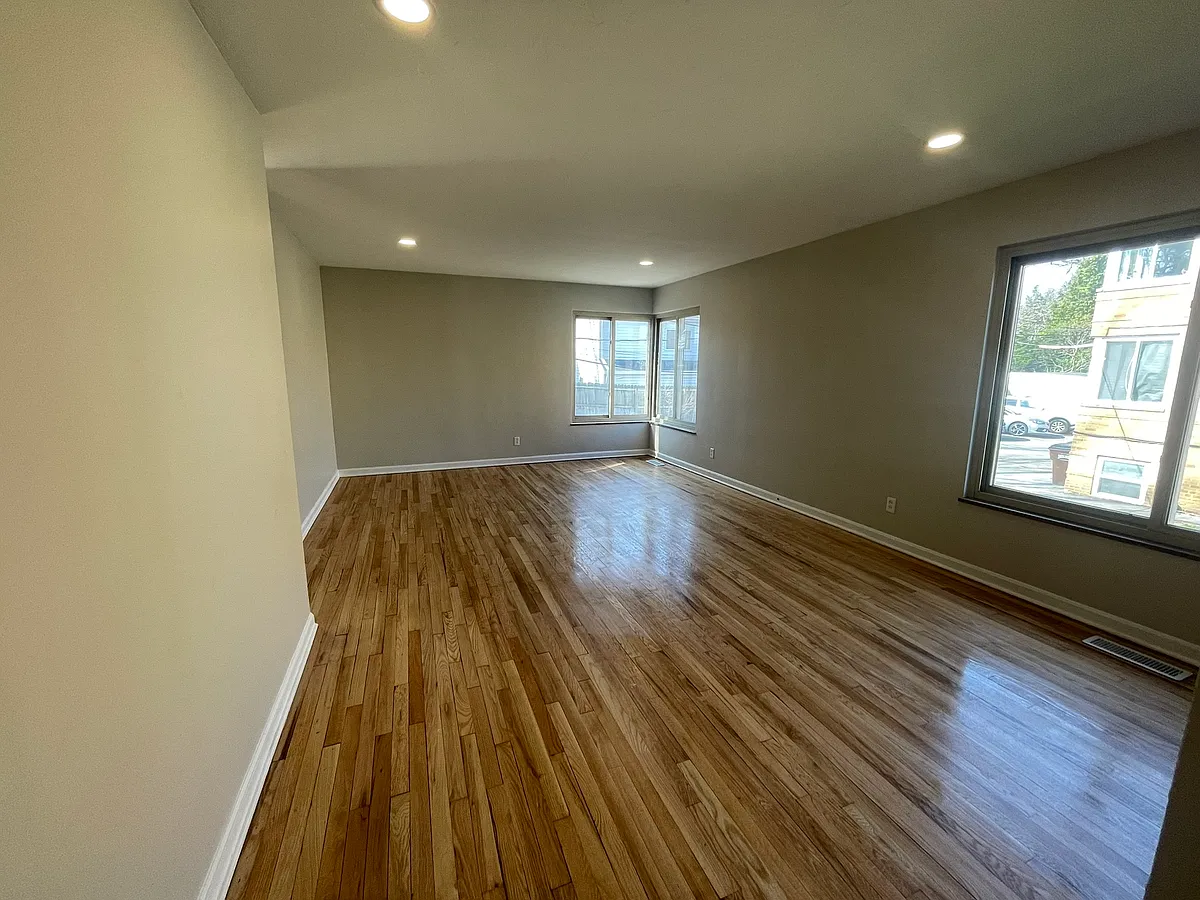 Building Photo - 18953 Hilliard Blvd #4