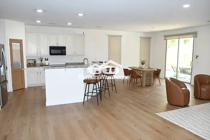 10413 W Roanoke Ave — Photo 6