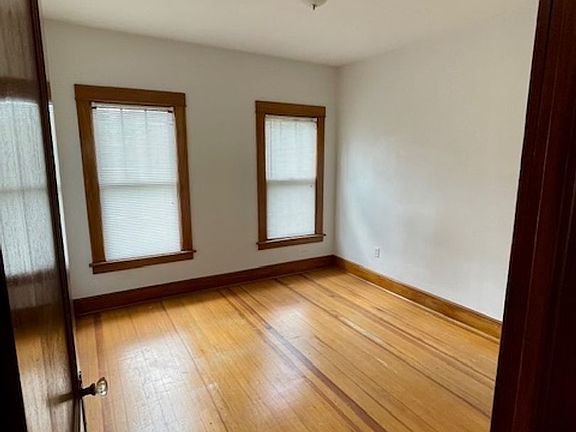 5th image of 27 Division St Floor 1
