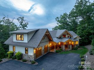 1303 Solomon Cir, Hendersonville, NC 28739