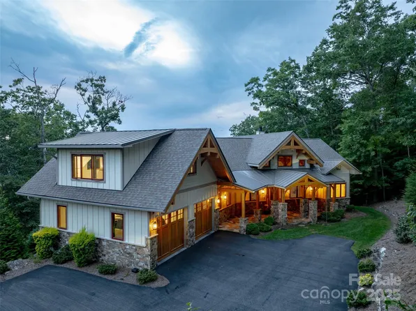 1303 Solomon Cir, Hendersonville, NC 28739