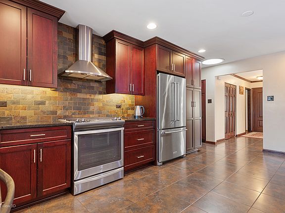 4th image of 17507 Pecan Ln