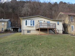 1110 S Bluff St, Guttenberg, IA 52052