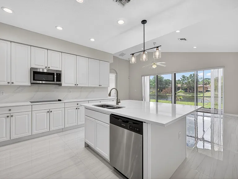 2237 SW Newport Isles Blvd — Photo 13