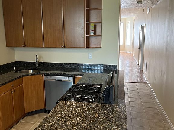 3rd image of 3304 W Van Buren St #3