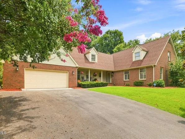 710 Westhills Dr, Rogersville, TN 37857