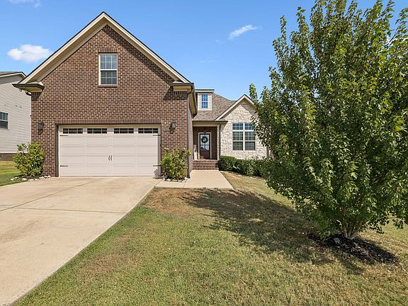 3rd image of 628 Josef Cir