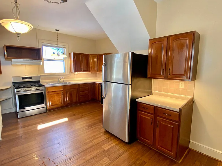 29 E Main St — Photo 2