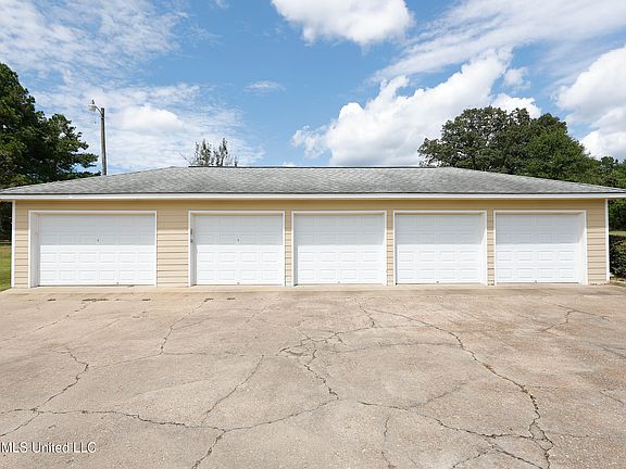 2nd image of 1057 Cole Thomas Rd