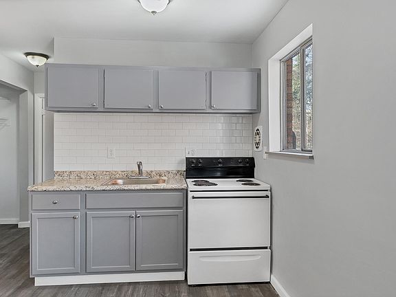 3rd image of 1005 Dana Ave APT 10