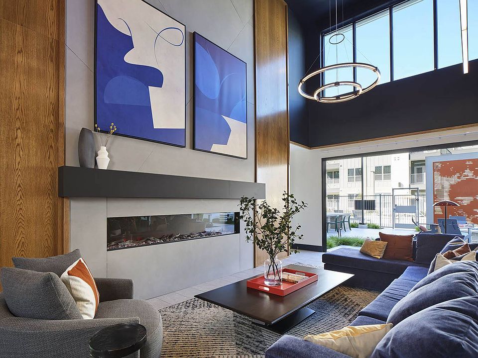 Fireplace Lounge