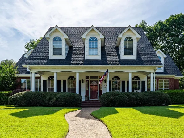 309 Summerfield Dr, Bryant, AR 72022