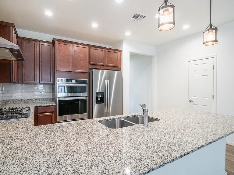 10872 W Marshall Ave — Photo 8