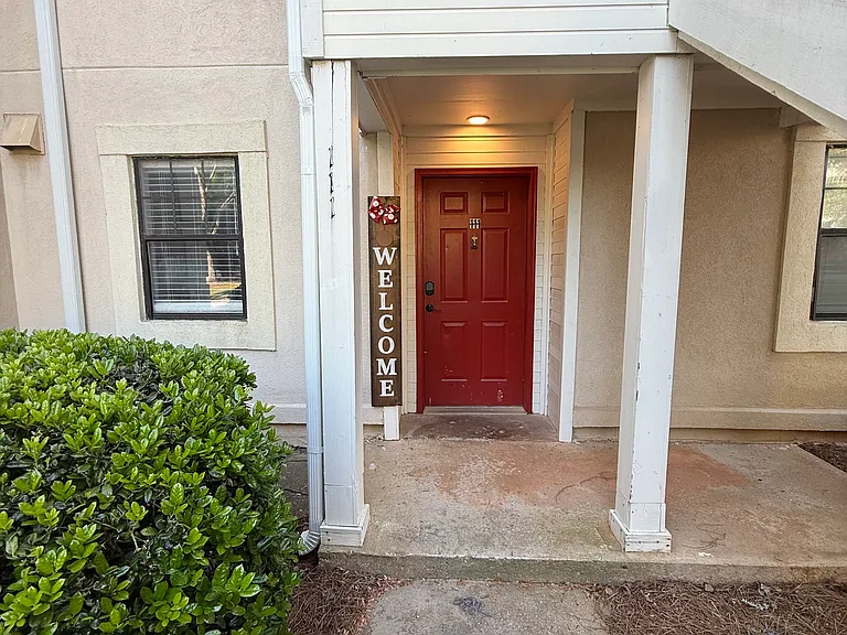 210 Appleby Dr #111 — Photo 2