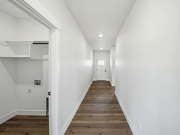 475 E River Ln — Photo 9