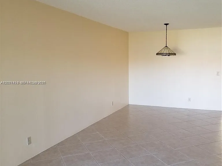369 Lakeview Dr #204 — Photo 8