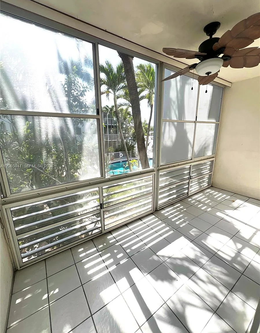 Harbor View Apts Condo — Photo 3