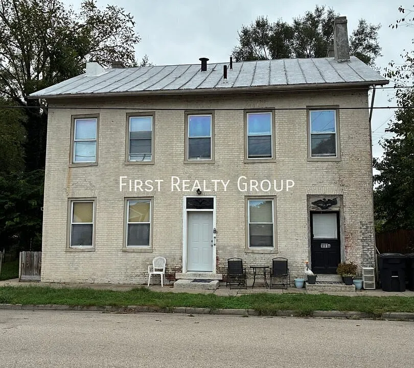 111 Old Main St #3