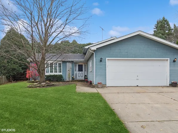 5401 W Chasefield Cir, McHenry, IL 60050