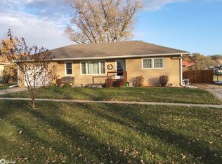 407 N Frost Ave, Avoca, IA 51521