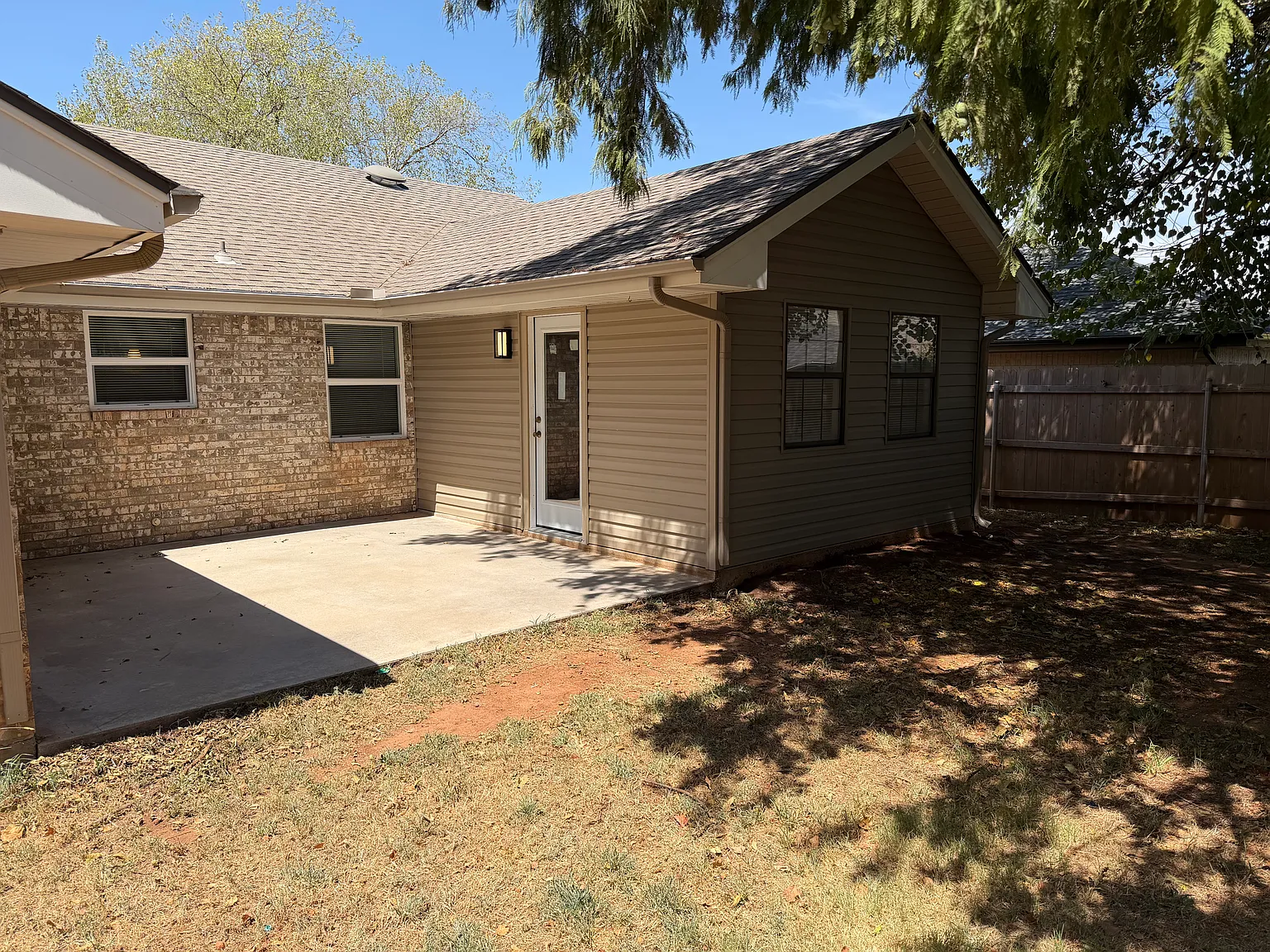 3 bed, 1893 sqft, $1,825 — Photo 4