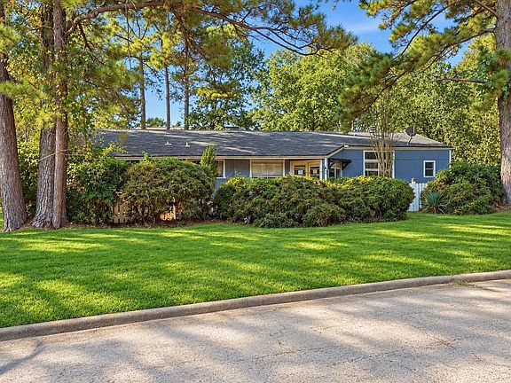 3rd image of 3523 Woodland Ln