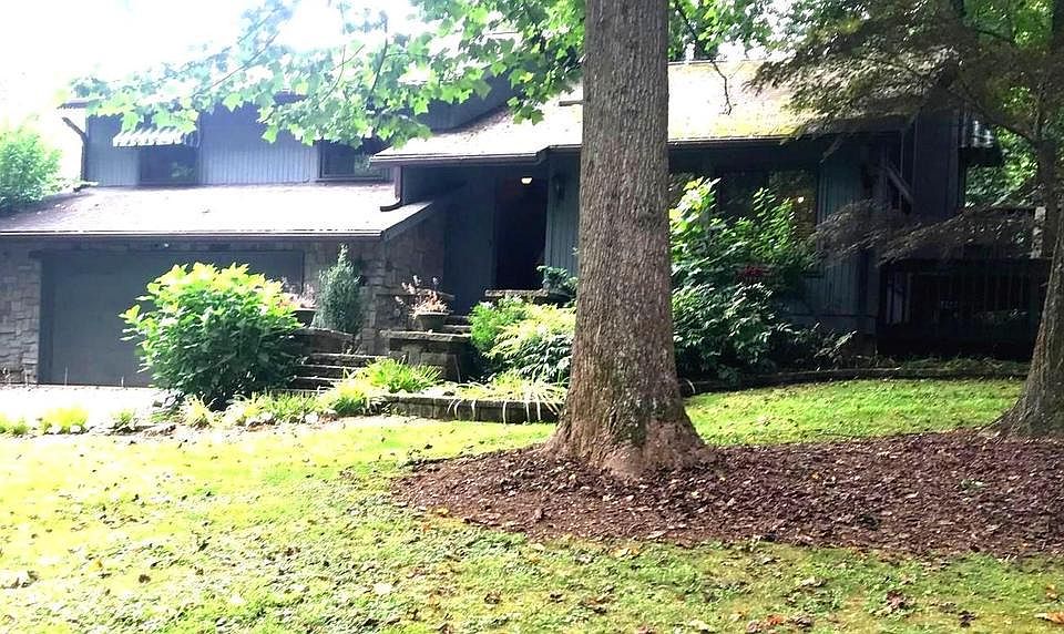 2nd image of 5656 Linden Ct