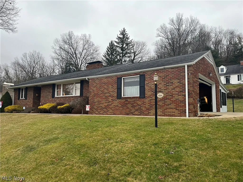1008 Highland Blvd photo 1
