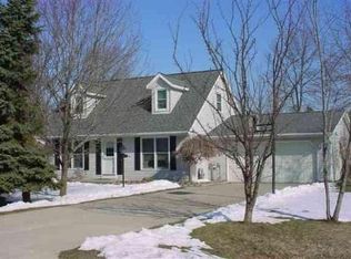 3314 Sapphire Ln, Fort Gratiot, MI 48059