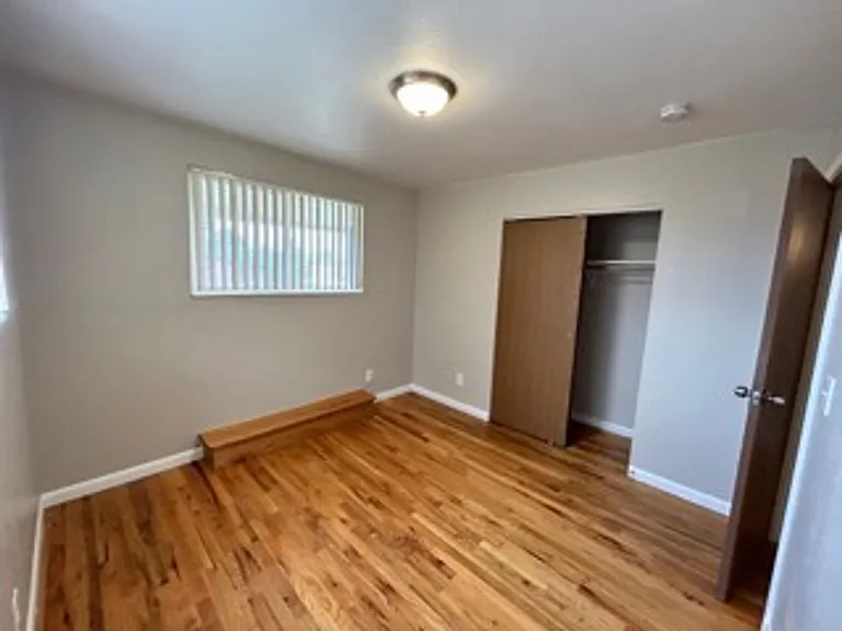 ** Move in Special** Spacious 3 bedroom, 1 bath Lakewood duplex with fenced in backyard available! — Photo 12