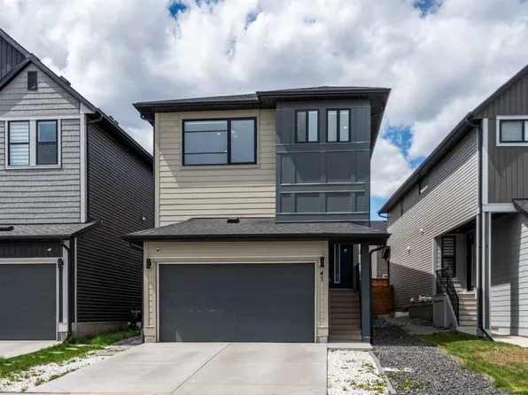 41 E Copperhead Rd SE, Calgary, AB T2Z 5H1