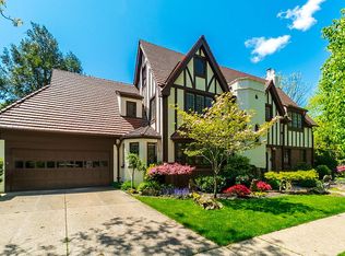 124 Slocum Cres, Forest Hills, NY 11375