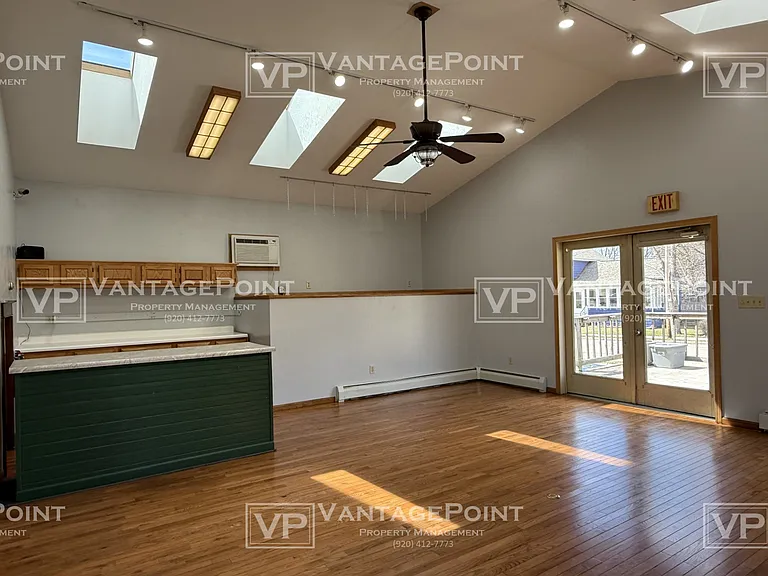 447 S Commercial St #1 — Photo 19