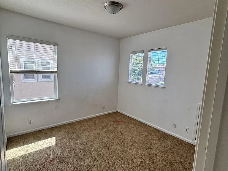 1247 Jewel Flower Dr — Photo 18
