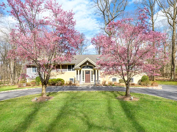 118 Dogwood Court, Stamford, CT 06903