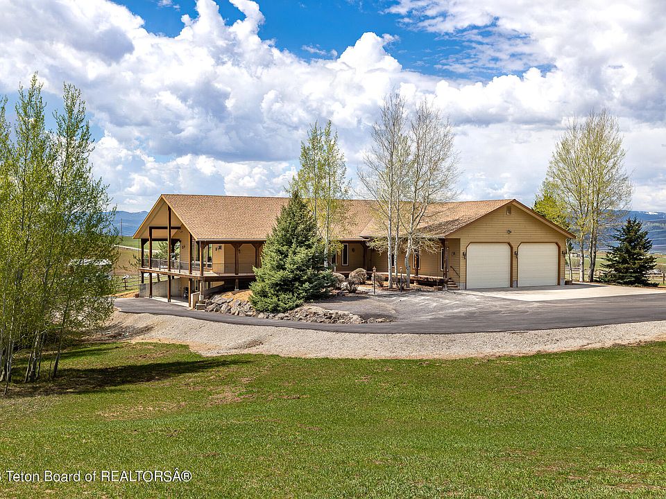 1st image of 64 Saddle Cir