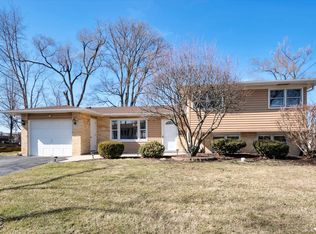 7740 Dalewood Pkwy, Woodridge, IL