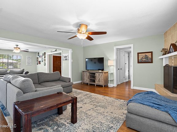 4th image of 2519 Northridge Dr