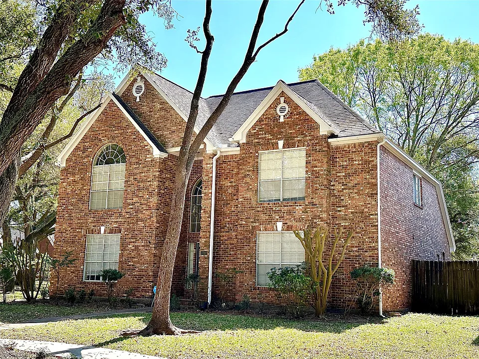 3302 Richland Dr
