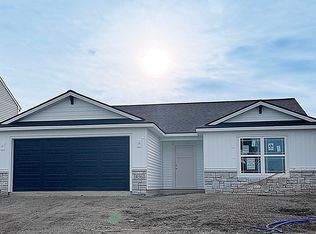 496 Lago Ct, Fort Wayne, IN 46818