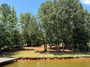 369 Paradise Point, Iva, SC 29620