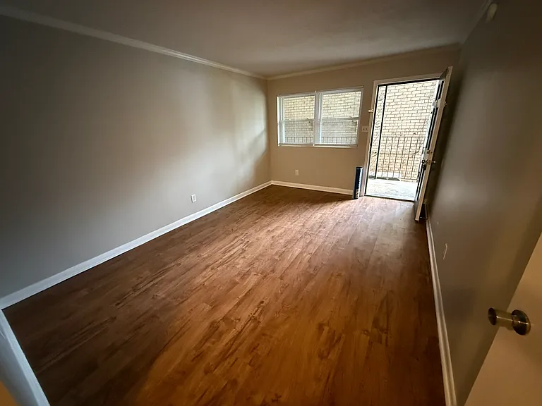 Lakewood Apartments — Photo 17