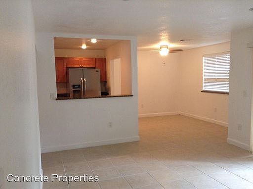 3rd image of 3975 Versailles Dr